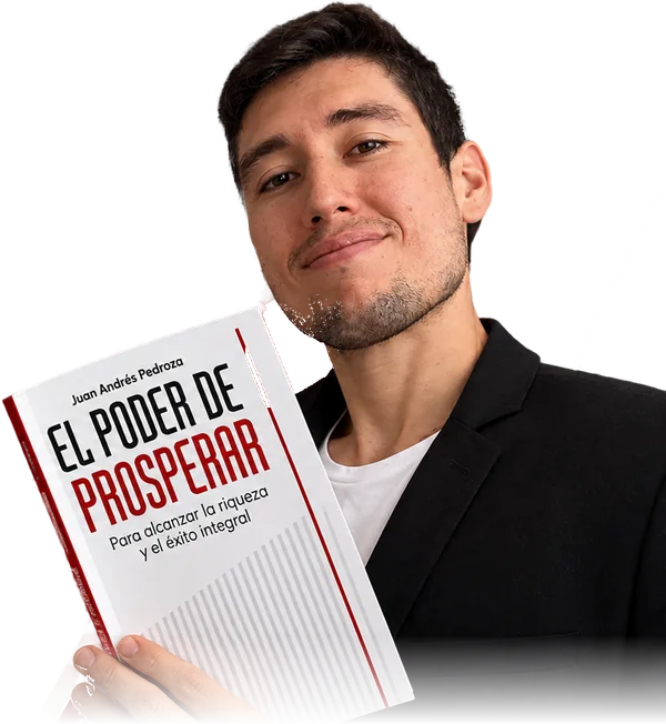 Juan Andrés Pedroza sosteniendo su libro El Poder de Prosperar